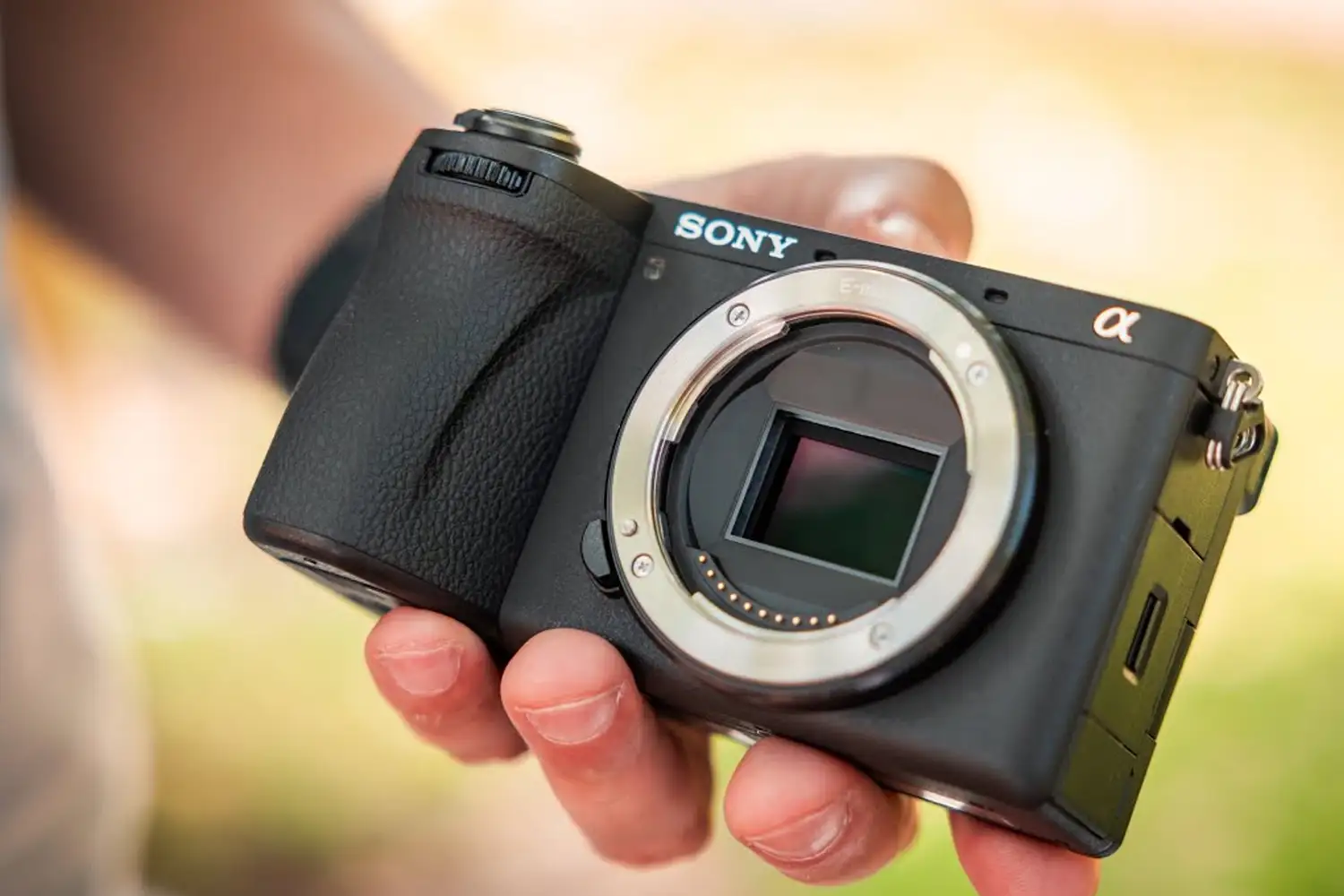 Llega la nueva Sony A6700, la cámara compacta para profesionales de 26  megapíxeles